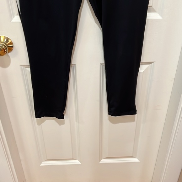 SHEIN Curve, womans, black & white elastic waist jogger/athletic pants. Size 1X. - Picture 3 of 5